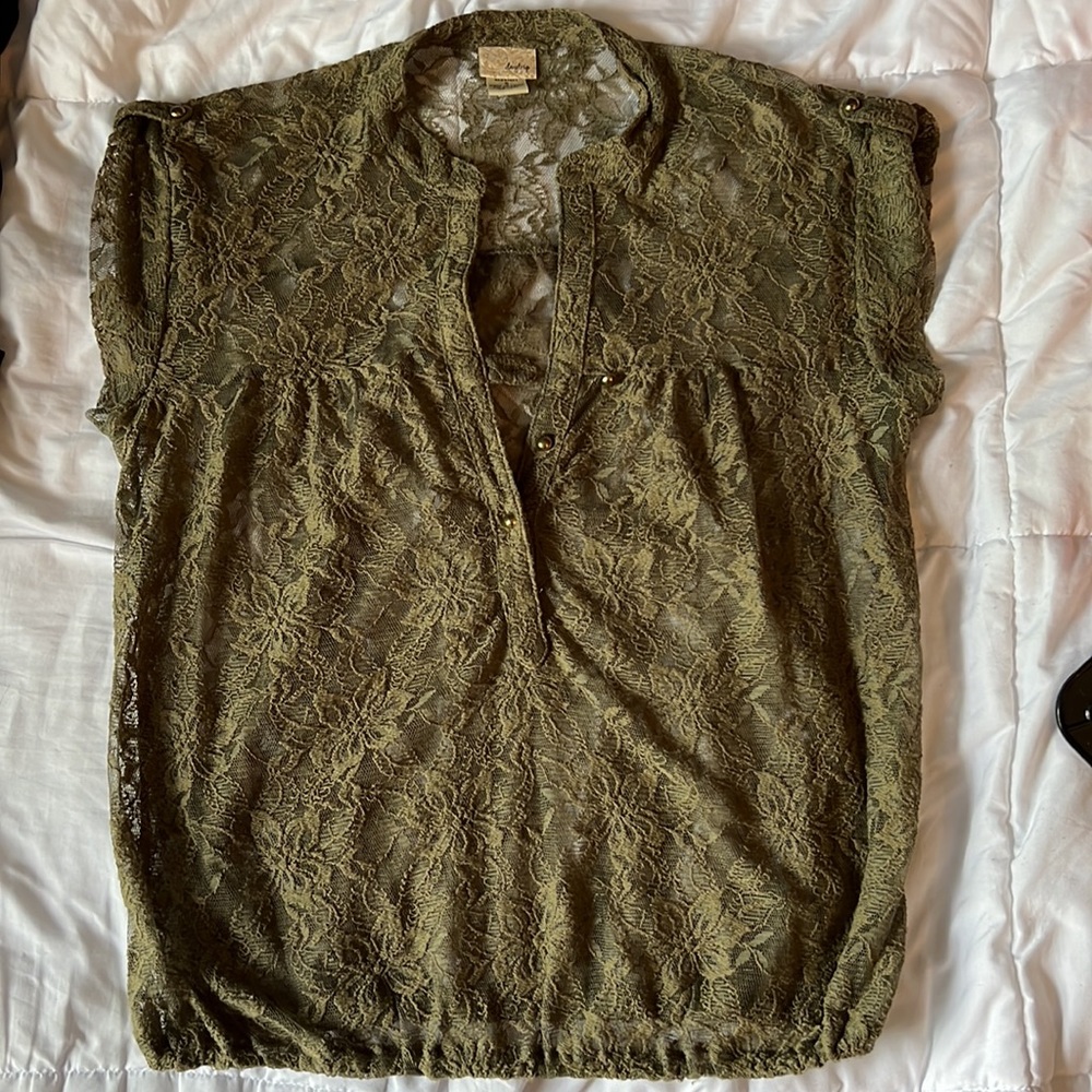 Daytrip lace top size small